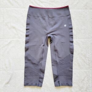 Jilla Active Pull On Compression Capri Leggings